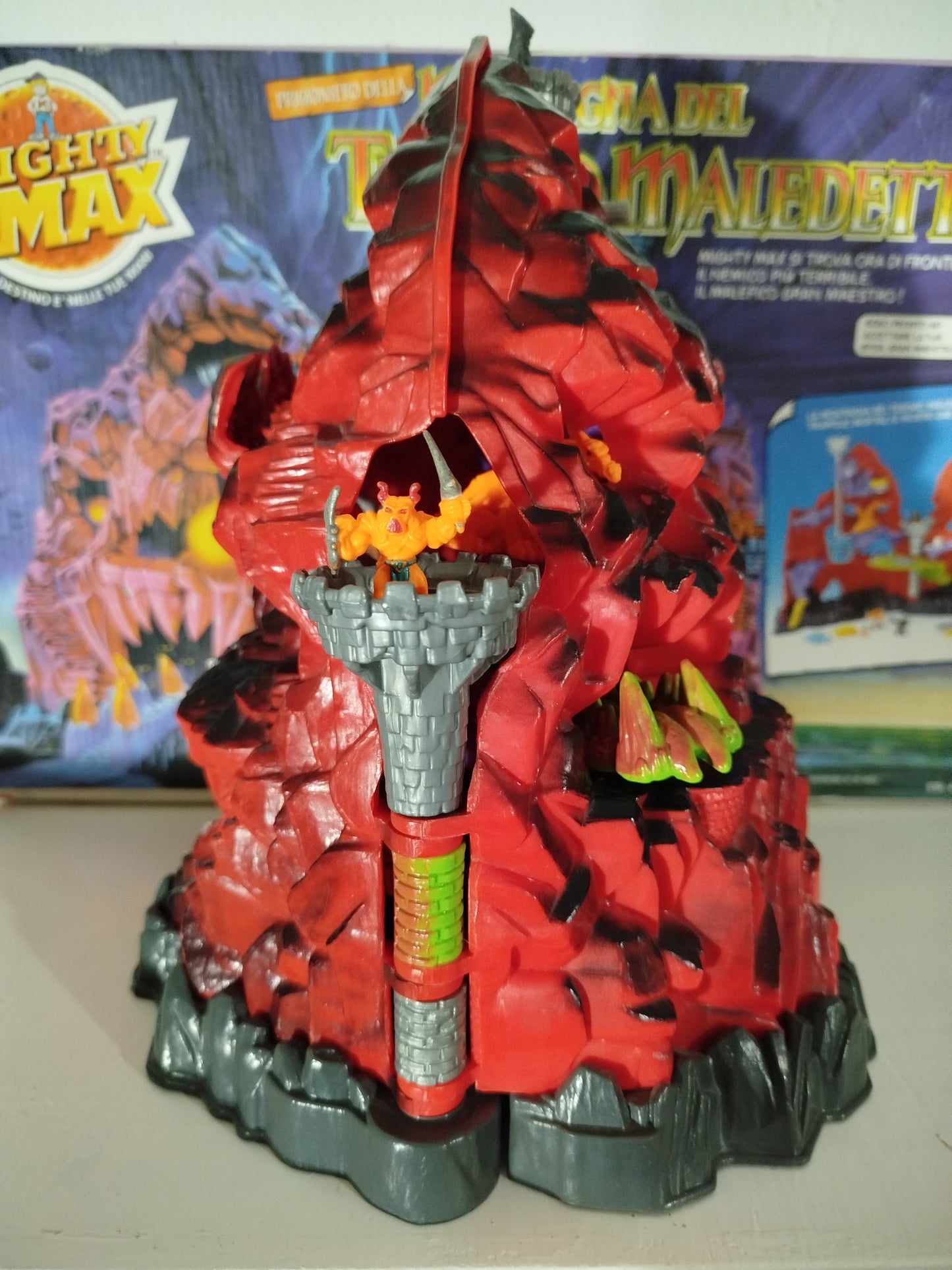 Mighty Mask Montagna del teschio maledetto